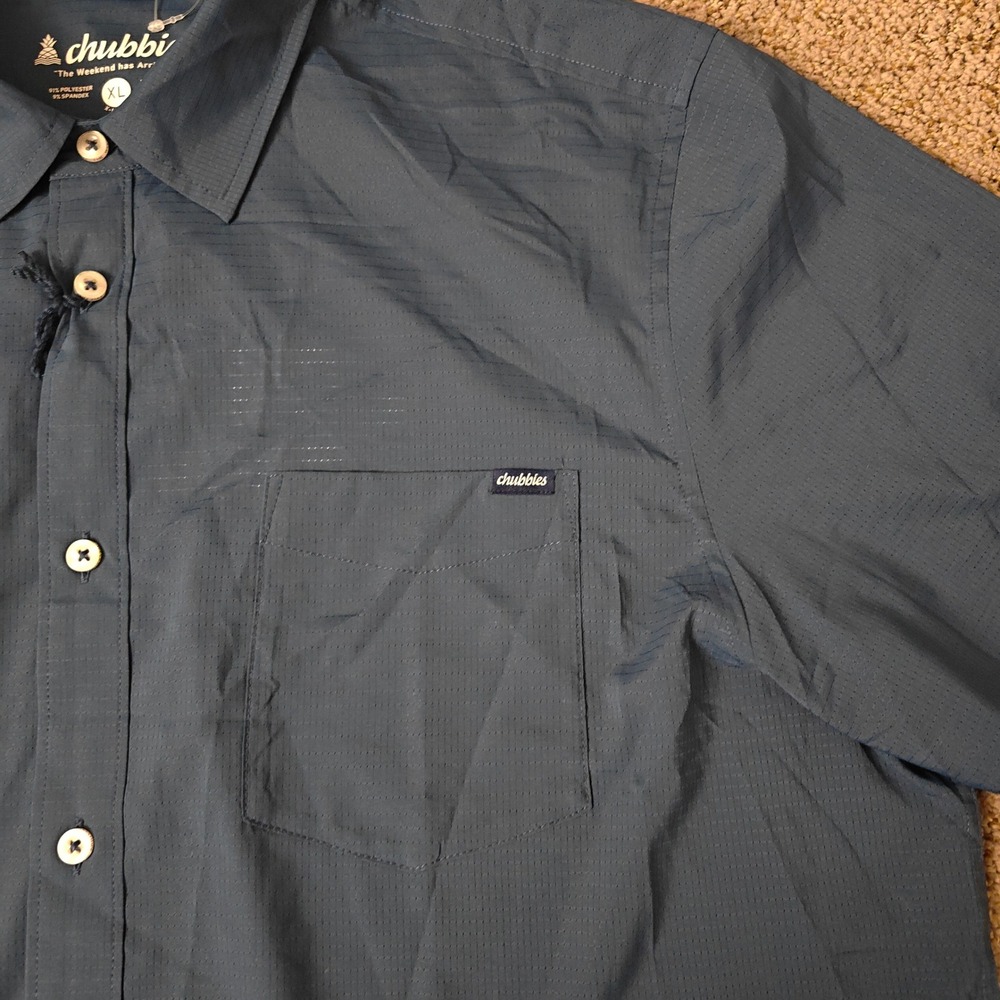 Chubbies Mens Short Sleeve Button Down Shirt Blue X Large Polyester Spandex NWT - Picture 3 of 9